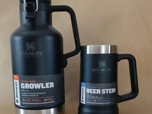 STANLEY GARRAFA GROWLER TÉRMICO BLACK + CANECA PARA CERVEJA TÉRMICA